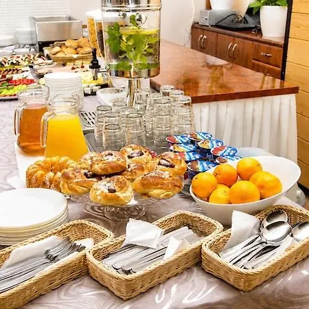 For 2 People, Διαμέρισμα